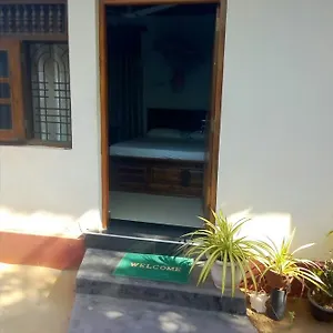 Nethmi Habitación en casa particular Negombo